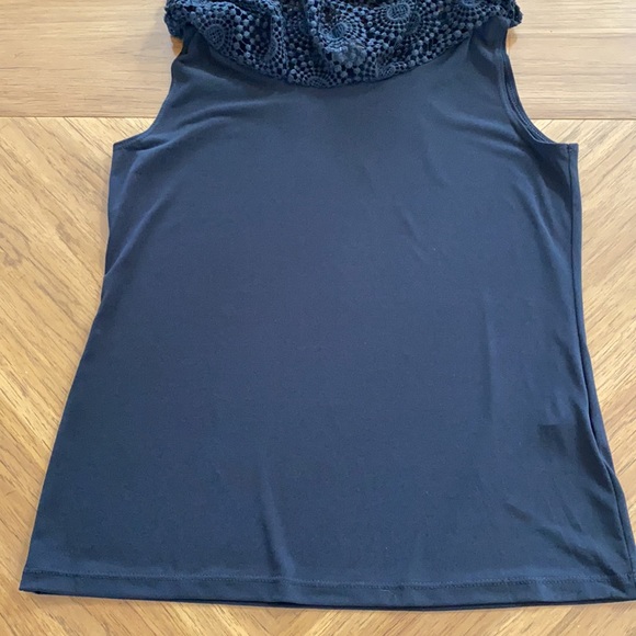 CHICOS TRAVELERS CROCHET LACE OVERLAY TOP - Picture 9 of 13